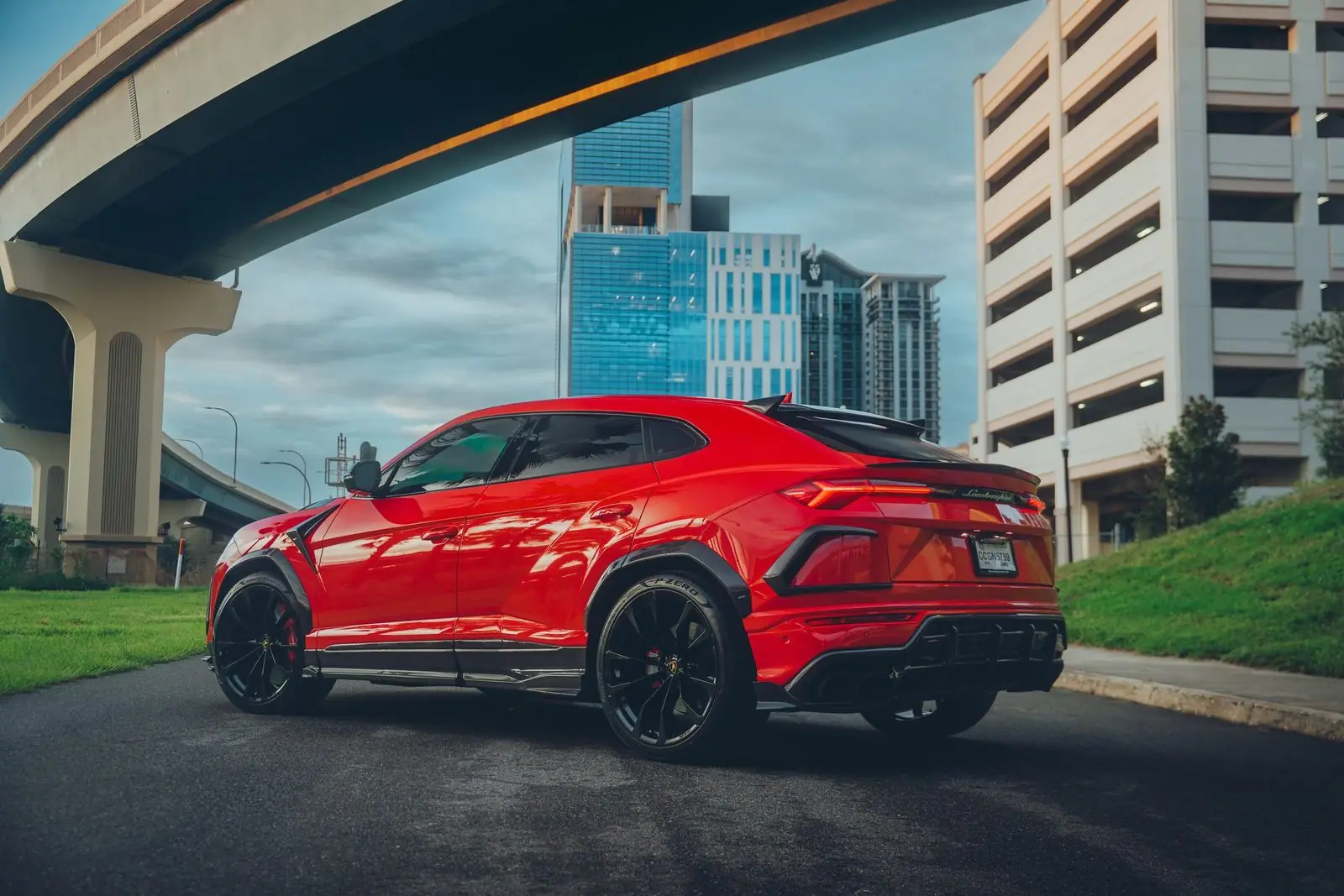 Lamborghini Urus photo 4