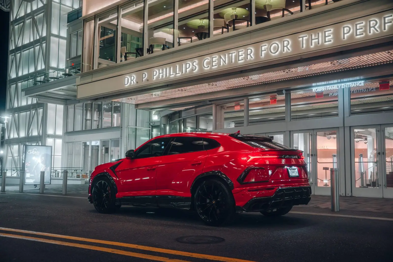 Lamborghini Urus photo 6