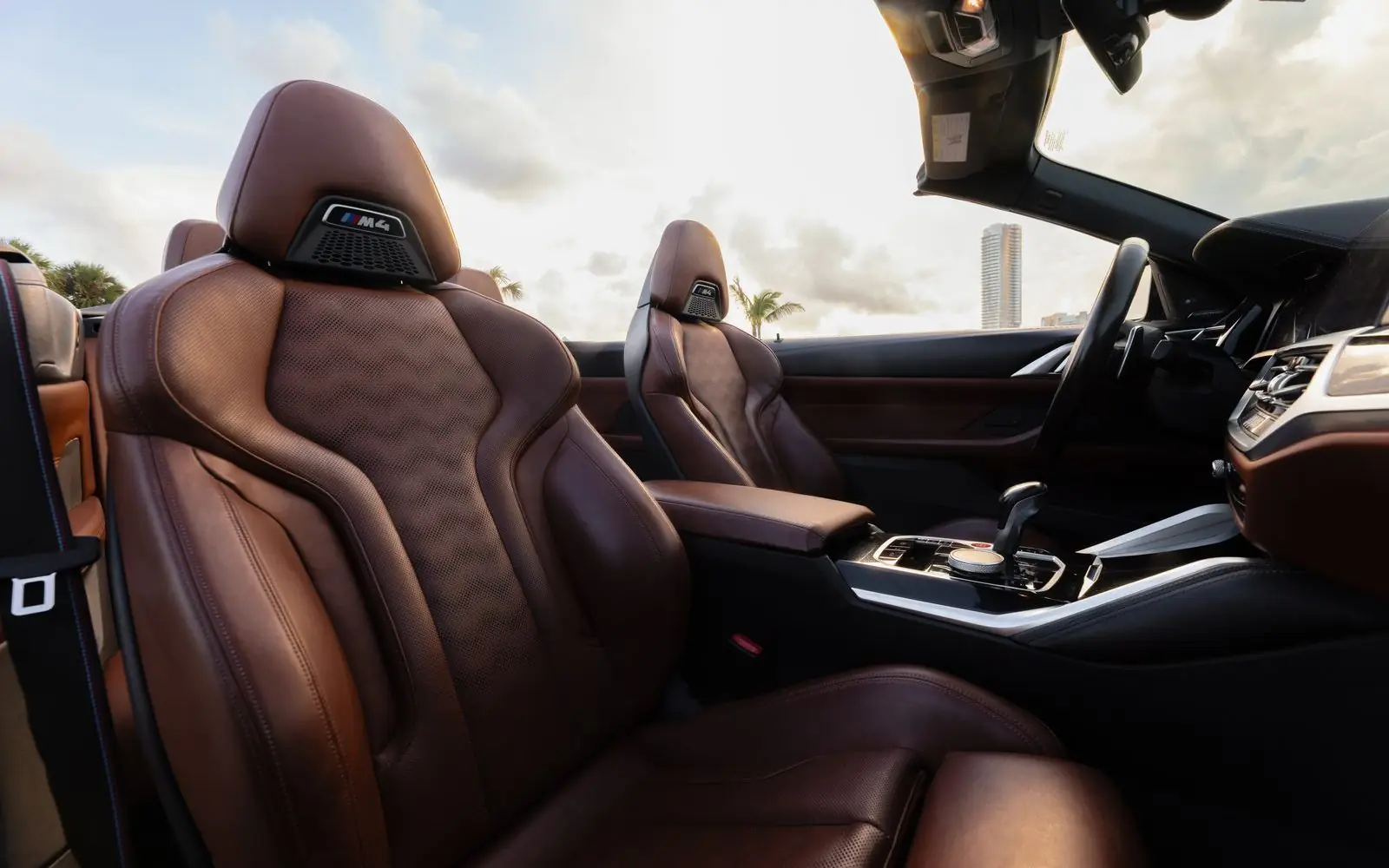 BMW M4 Convertible photo 4
