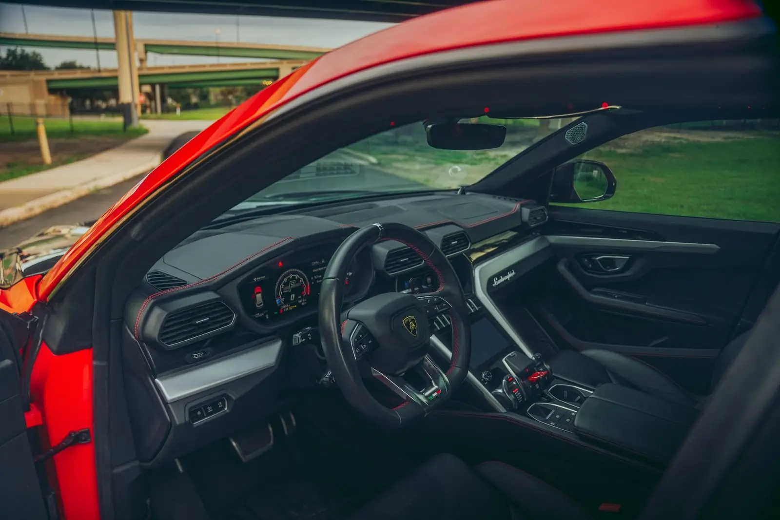 Lamborghini Urus photo 5