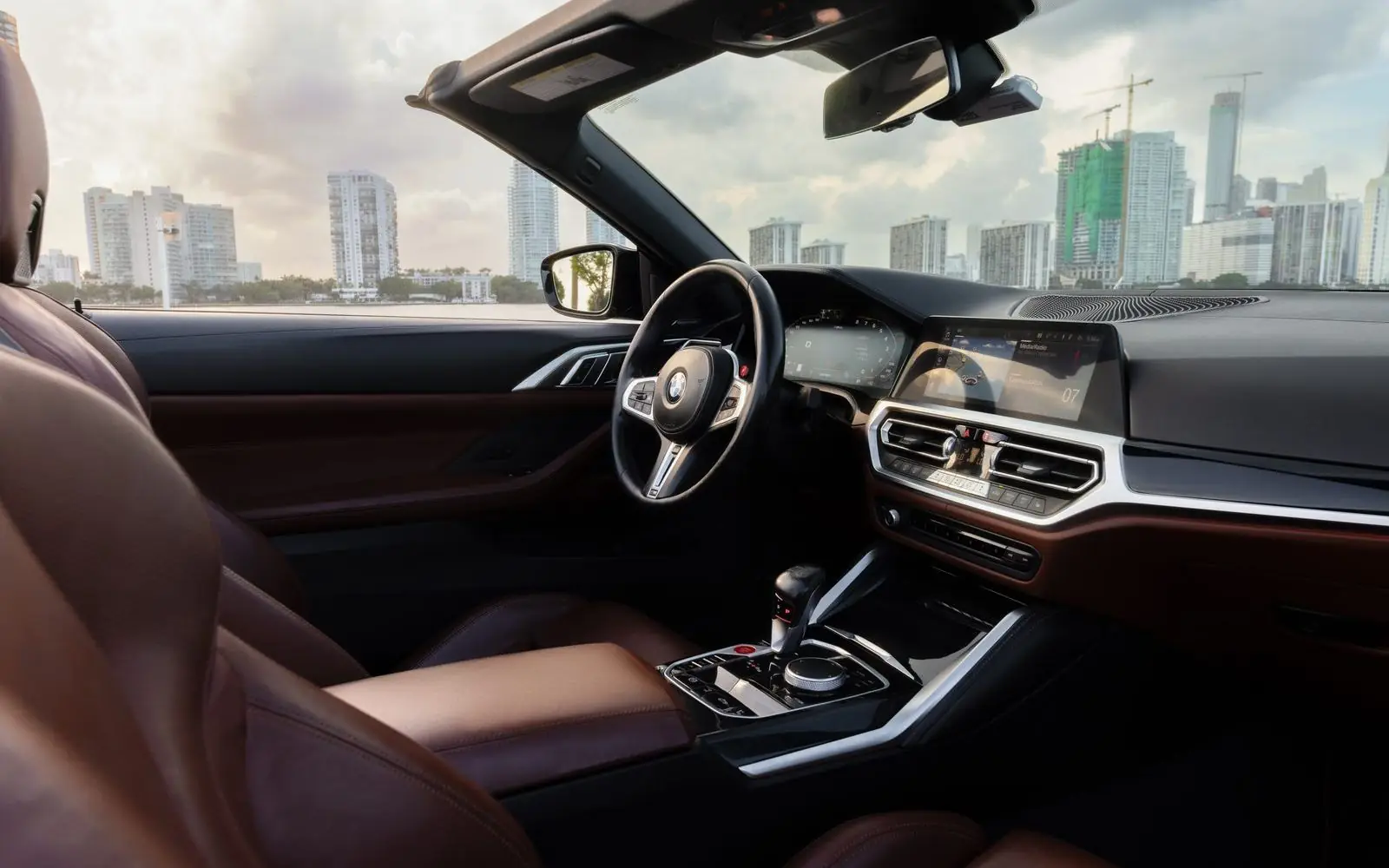 BMW M4 Convertible photo 3