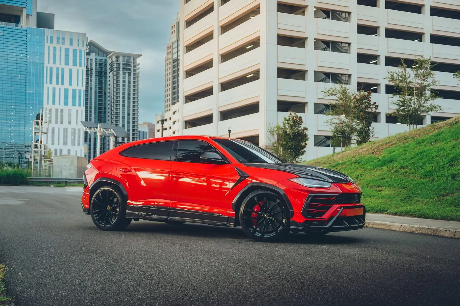Lamborghini Urus photo 3