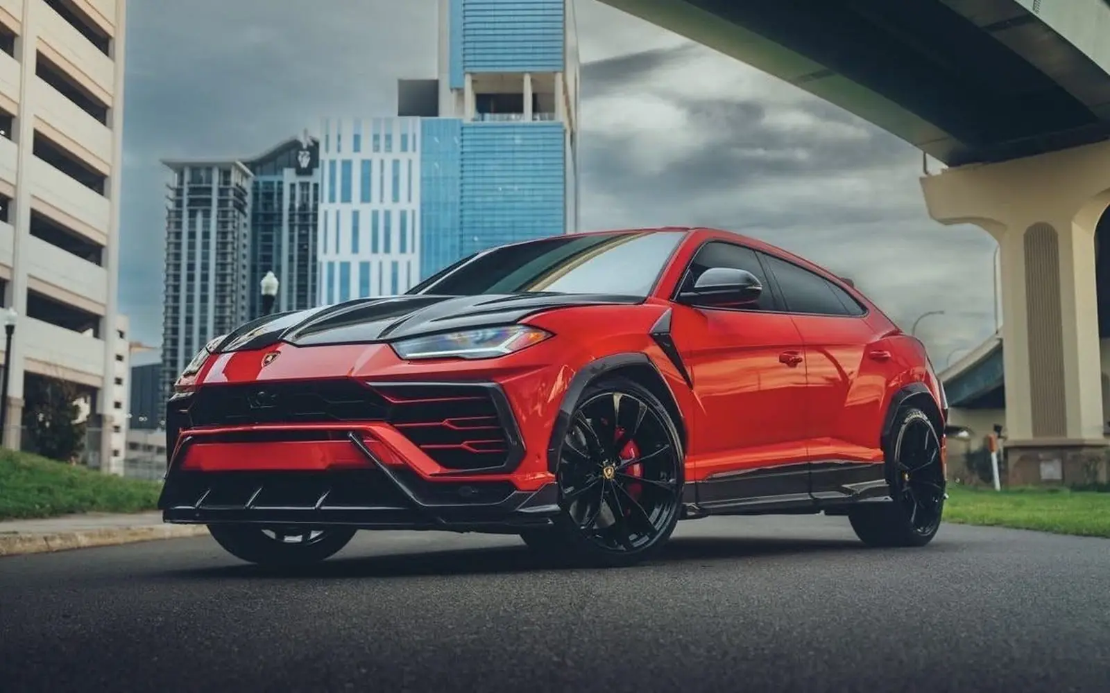 Lamborghini Urus Urus · Stage 2 available for under 21 rental