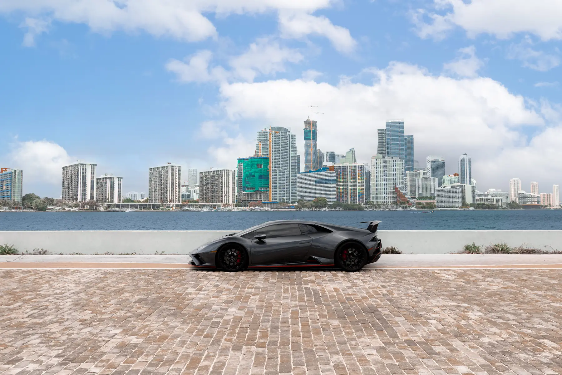 Lamborghini Huracán Evo photo 3