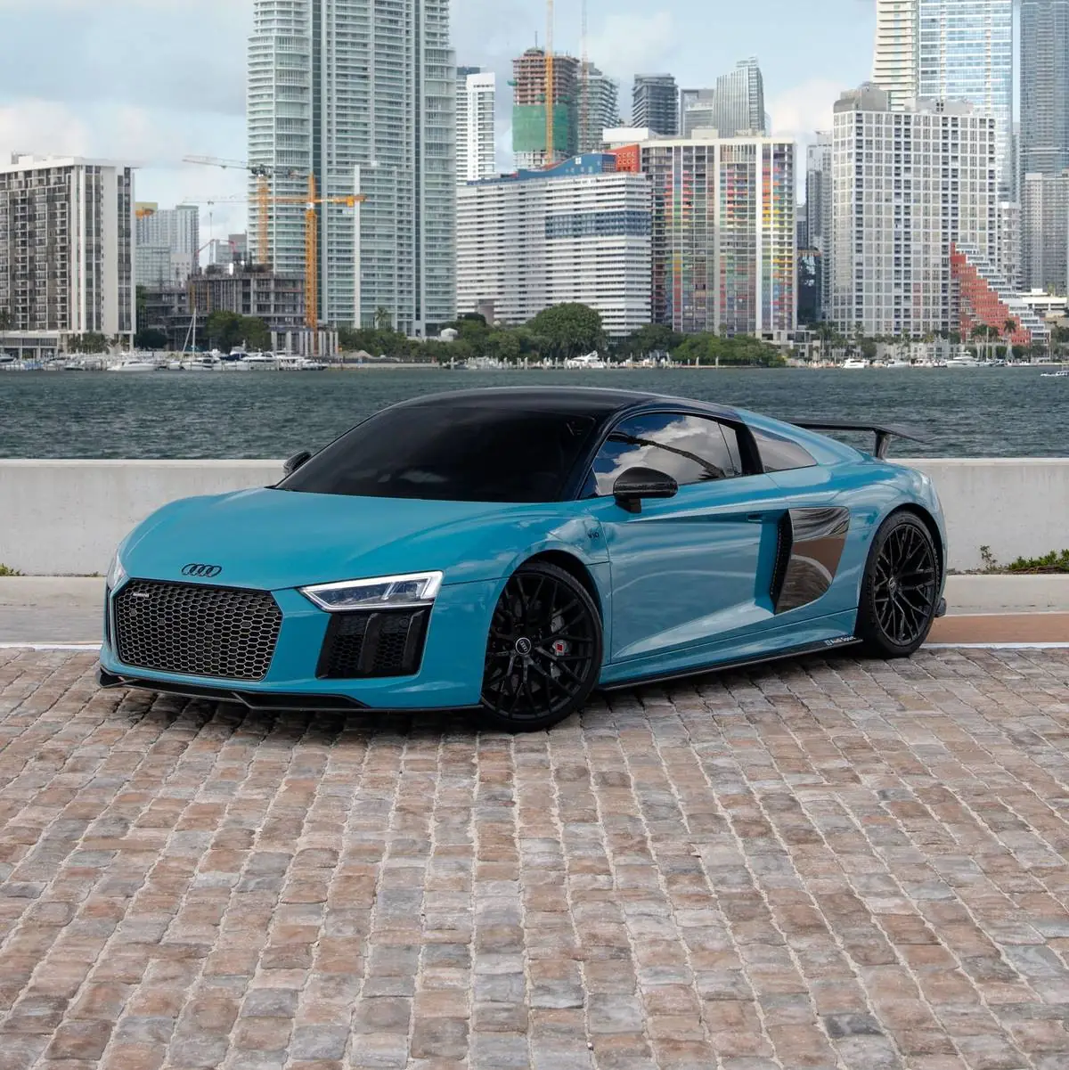 Audi R8 R8 V10 Plus Coupe available for under 21 rental